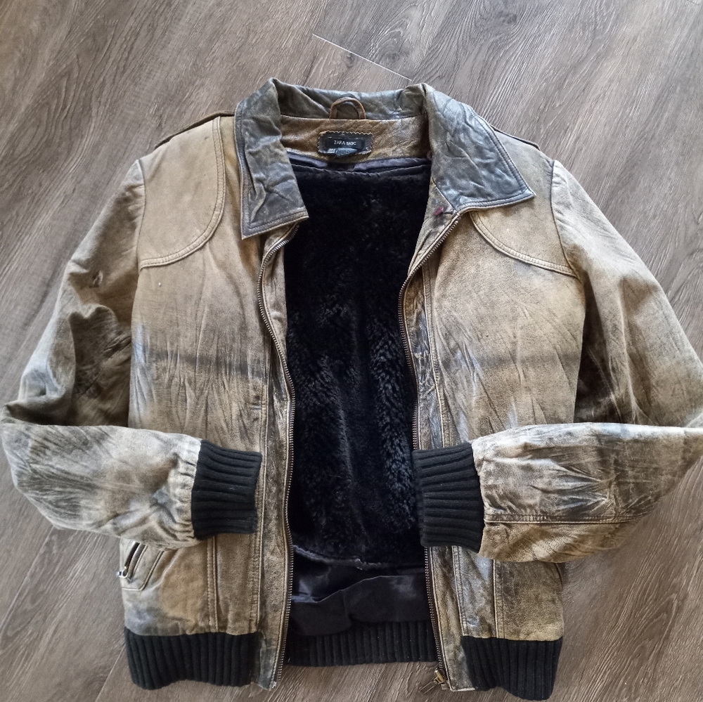 Distressed genuine leather bomber jacket from Zara size S